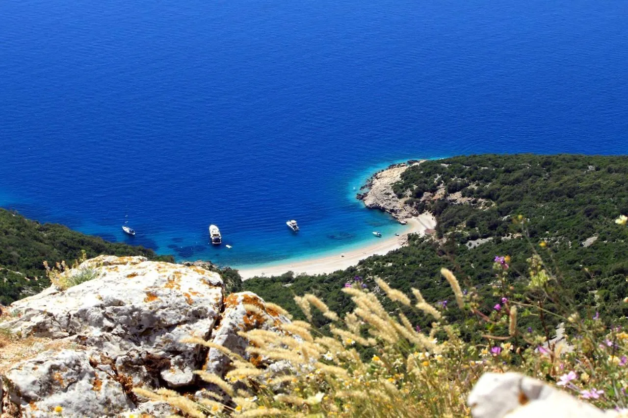 Apartments By The Sea Cres - 21117 Croatia